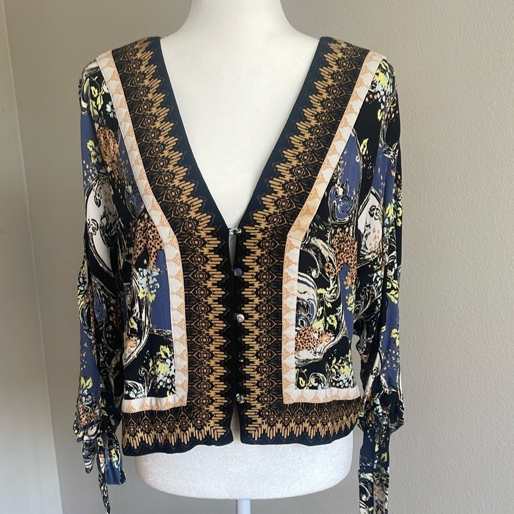 Free People Floral Patterned V-Neck Blouse Size S